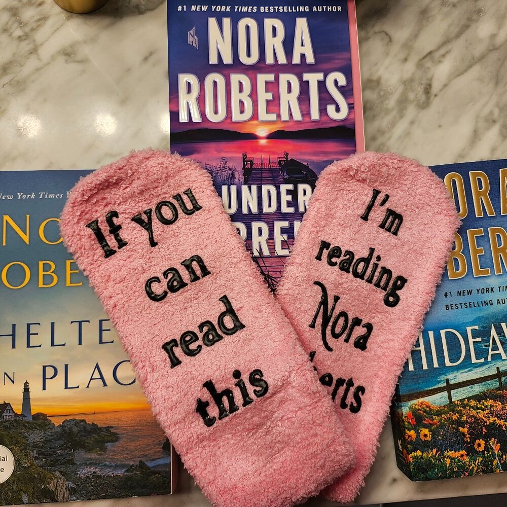 NWT Nora Roberts books and socks sold as set